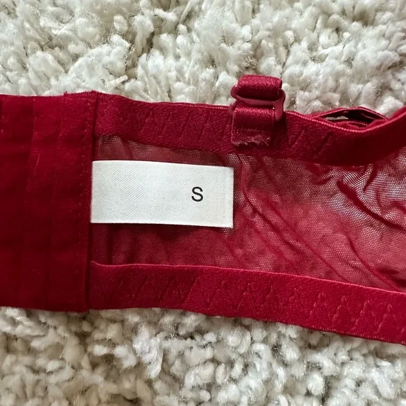 Super cute sexy cherry red lacy bra comfy casual bra. For B cups. Approx… - Picture 5 of 5